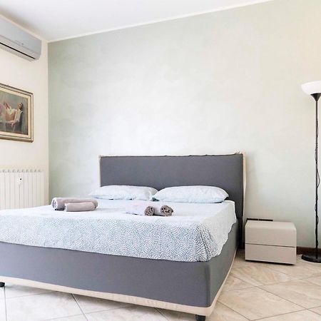 Blue Lake Arona - Cozy Apartment In City Center Exterior photo